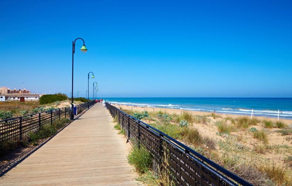 Apartment With Pool, Sea Views & Balcony Less Than 10Min Walk To La Mata Beach! Торевьиа Экстерьер фото